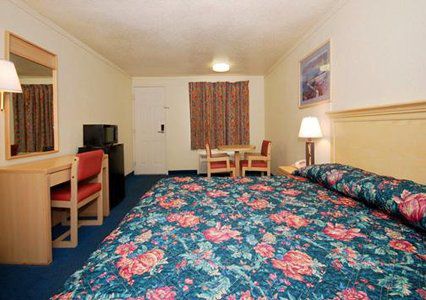 Austin Town Inn Austintown Phòng bức ảnh